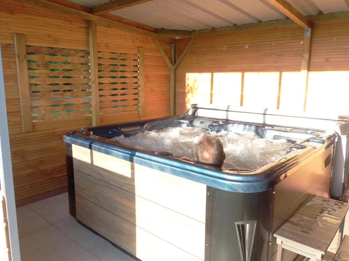 Roulotte Acces Privatif Spa Pauilhac Exteriér fotografie