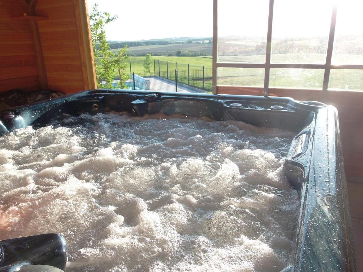 Roulotte Acces Privatif Spa Pauilhac Exteriér fotografie